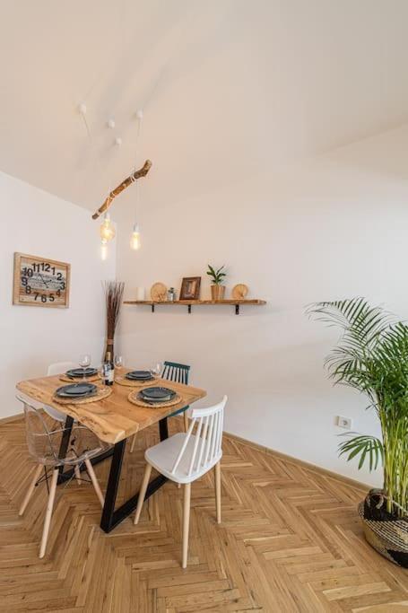 Bohohome Next To The Main Street София Экстерьер фото